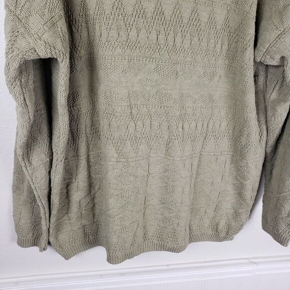 Women's NWT Taupe Winter Snowflake Oversize d Pullover Sweater Size Medium - Picture 2 of 10